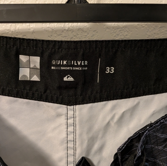 Quiksilver Men's Black Swim Shorts - Picture 4 of 5
